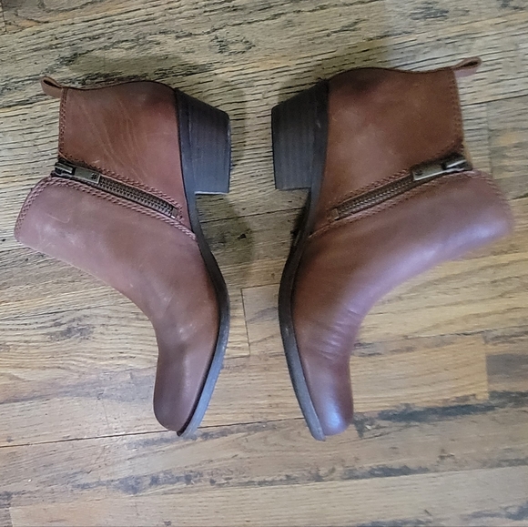 Lucky Brand Basel Bootie - Picture 3 of 10